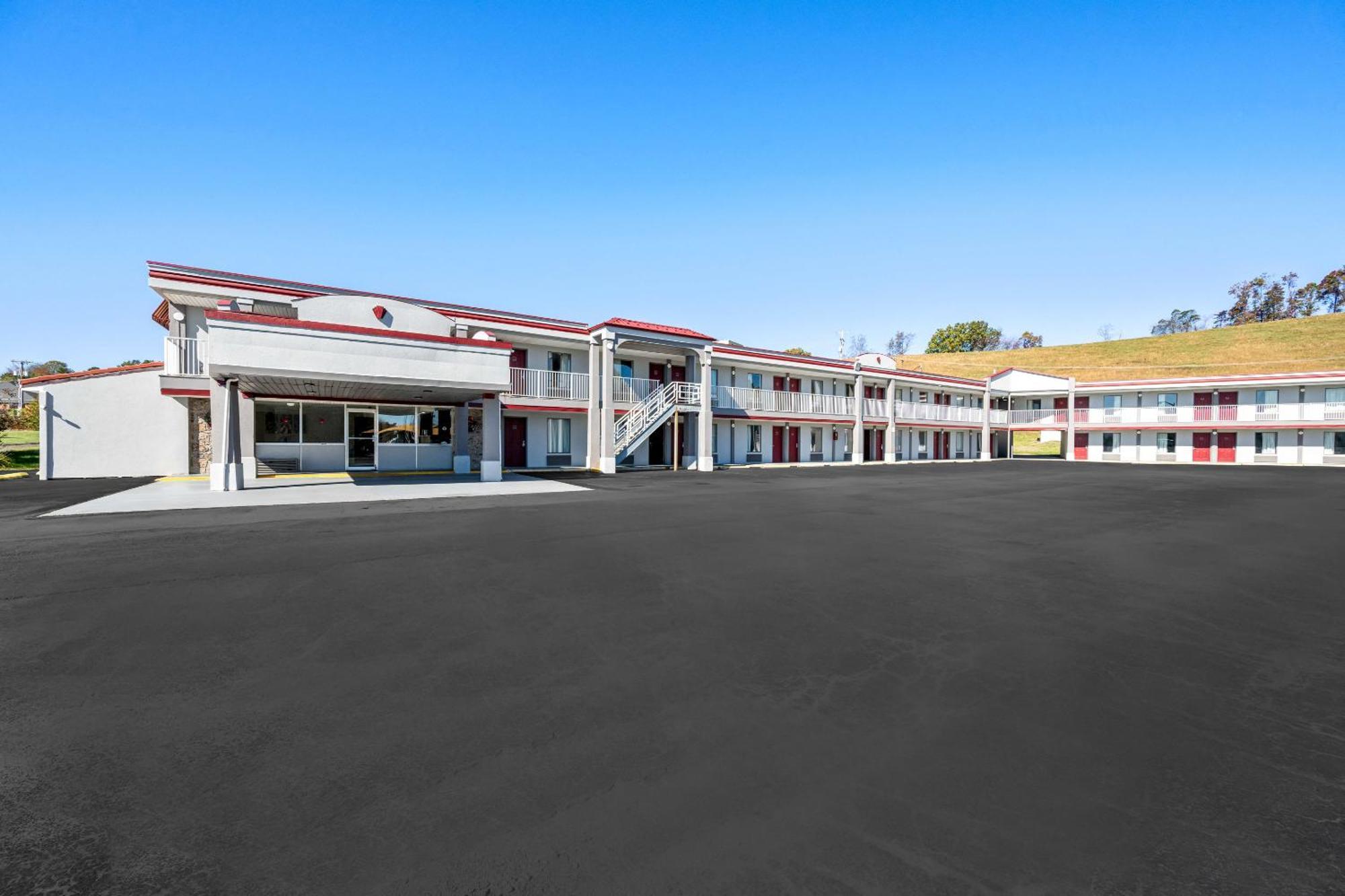 Red Roof Motel